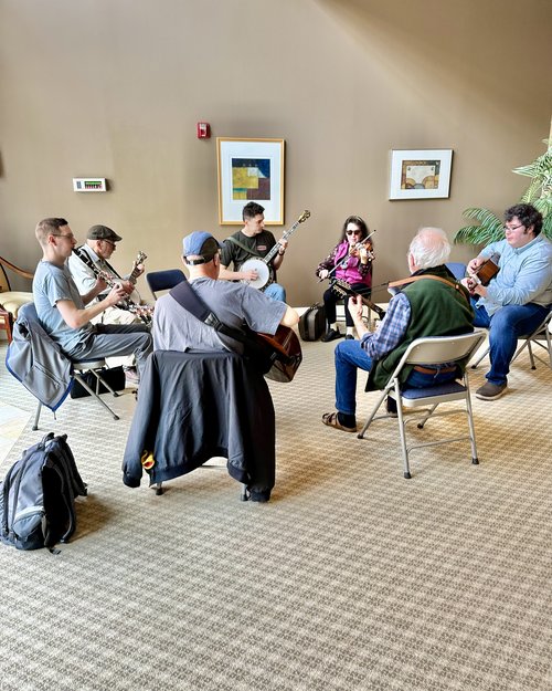 Our bluegrass jam with Trudy Fagan had a visitor with a clarinet and the music sounded fantastic....