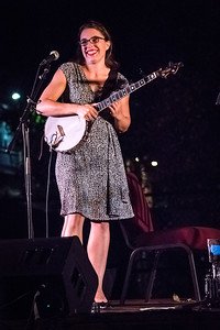 Michelle Younger plays an Eastman Whyte Laydie banjo.