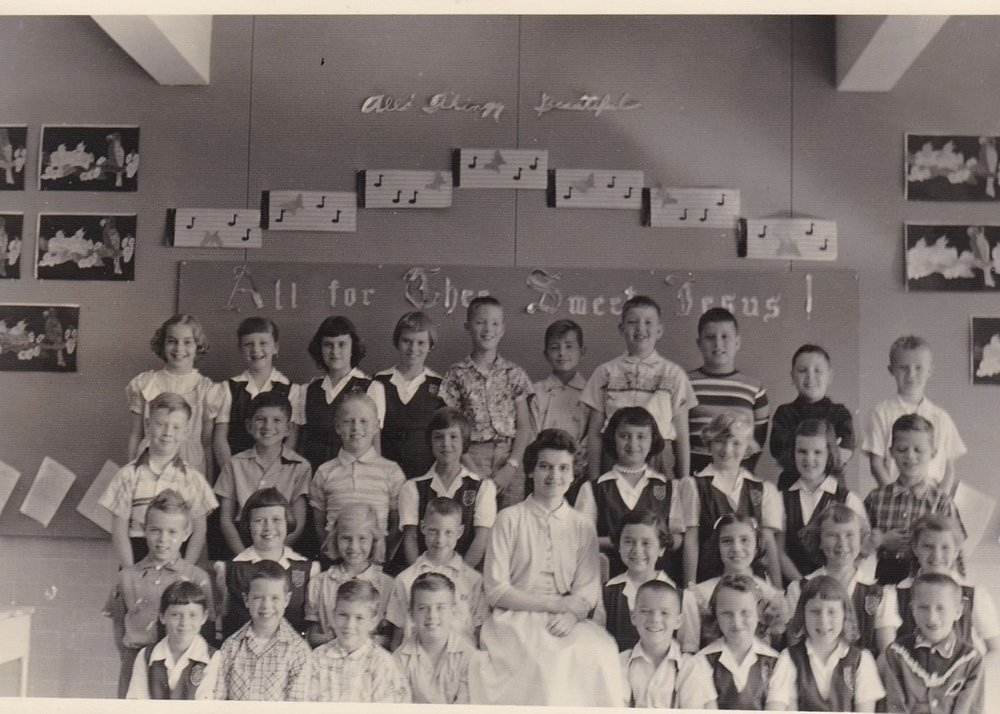 Picture of my third-grade class surfaced. Who can find JB?