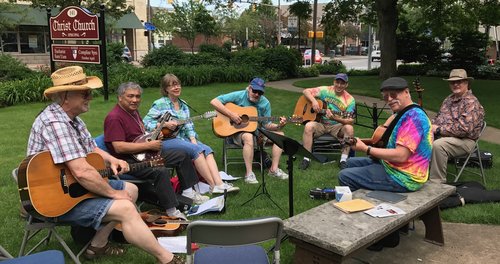 Golden Link Folksingers will play in the garden again this year from Noon - 2:30pm.