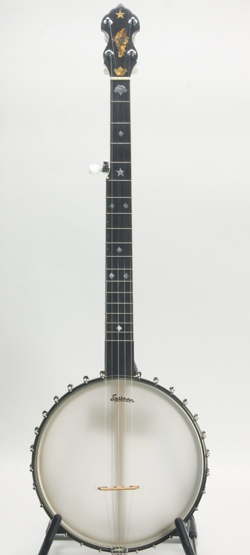 This example comes to us in great condition from its previous owner - having been used sparingly ...