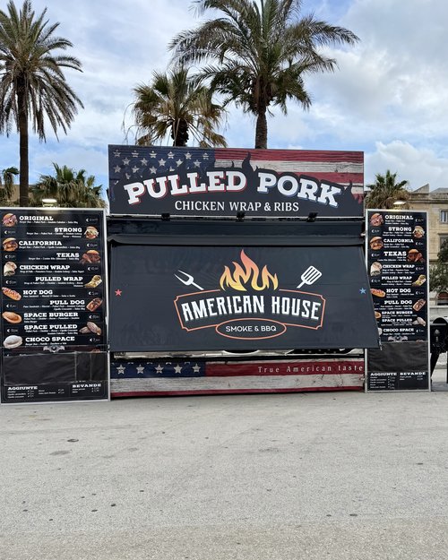 There was no one purchasing anything at this booth.