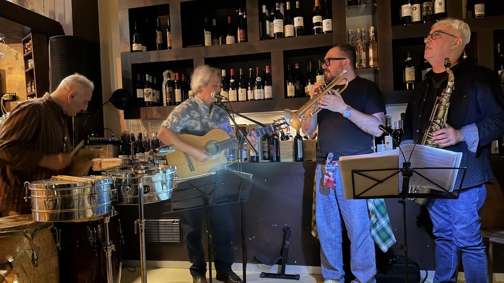 I capped off the weekend with some great music at my favorite hangout in Enotecca Versi Rosso