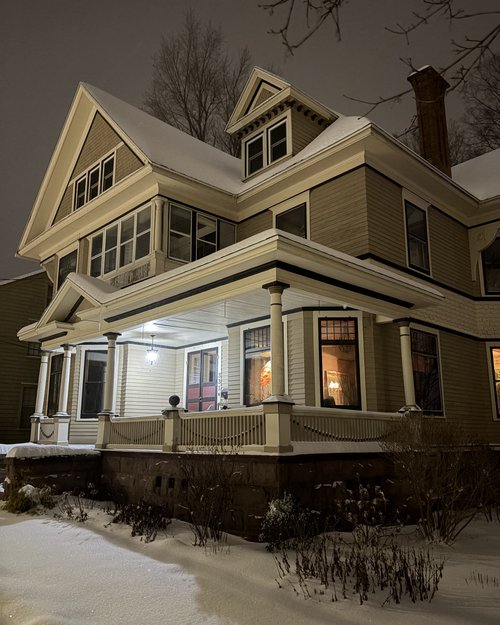 Penn Yan house on a recent frosty night&hellip;sent to me by Julie&nbsp;