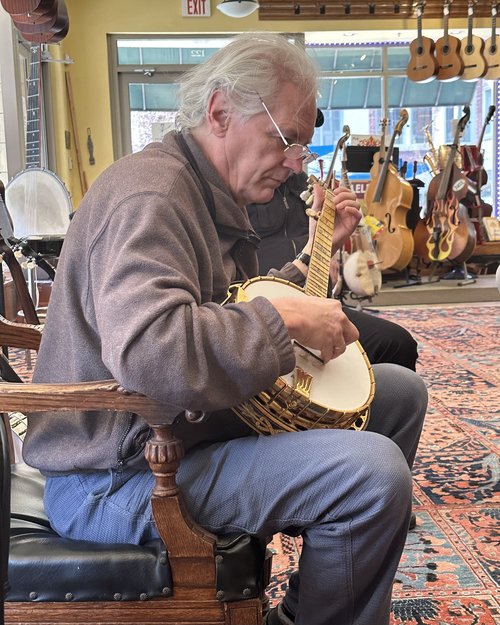 Mike Mumford, banjo wizard,&nbsp;also of ”Dirty Kitchen" stopped by to try out the Gibson All Ame...