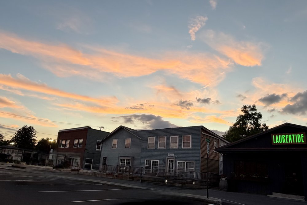 Pink sky over Laurentide Brewery.