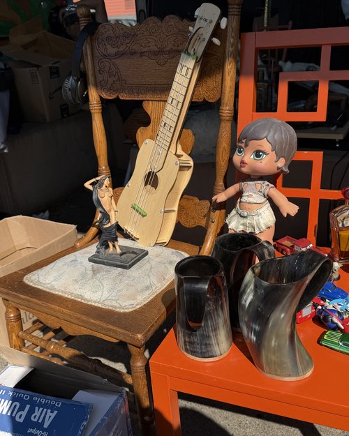 The flea market didn’t net us any great find, but I came close to buying the interesting ukulele. 