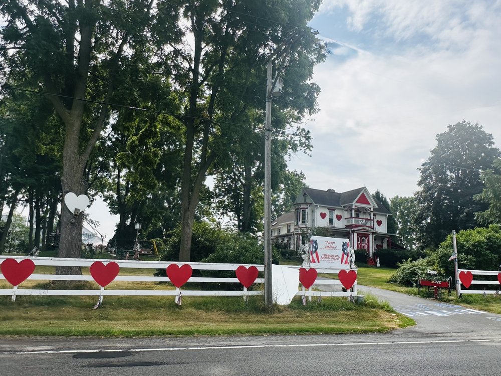 When I drove to Scottsville as a teacher, it took me past this particular house and I had to stop...