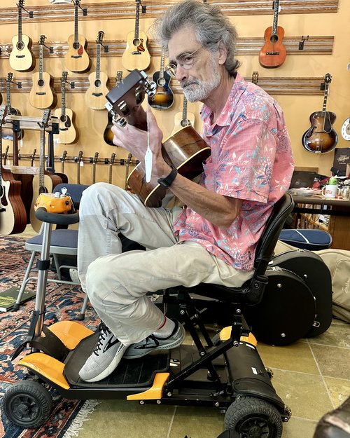 &hellip;.and this guy stopped by to put this Martin D-28S&nbsp;through its paces. Visitors are co...