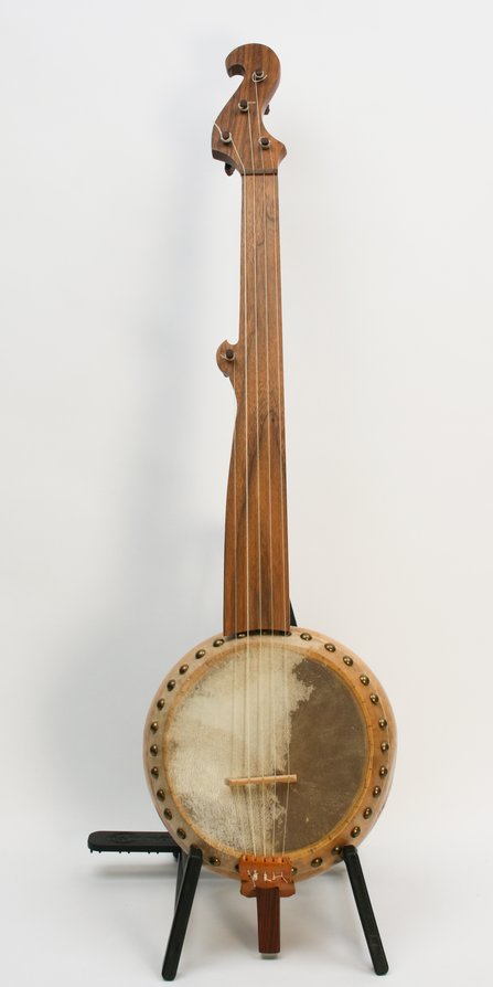 Robert Thornburg Gourd banjo #1