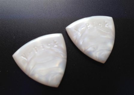 V-Pick Large Pointed White Pearl #1