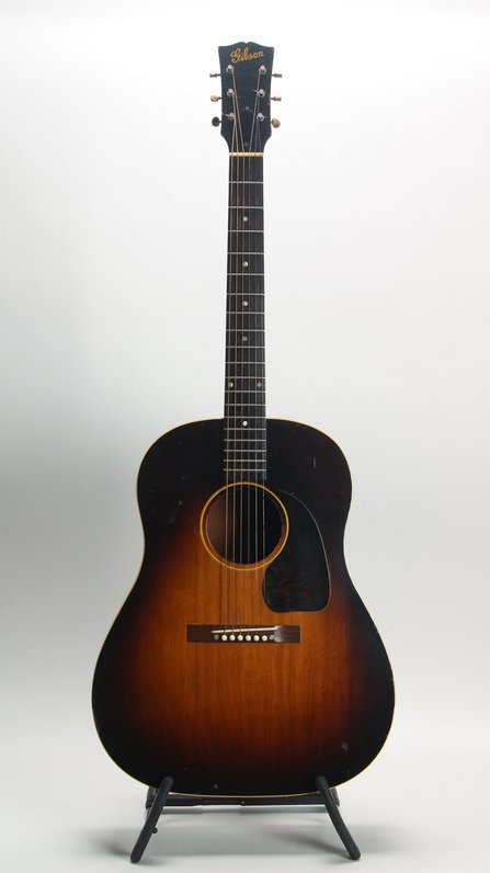 Gibson J-45 (Pre-Banner, circa 1941) #1