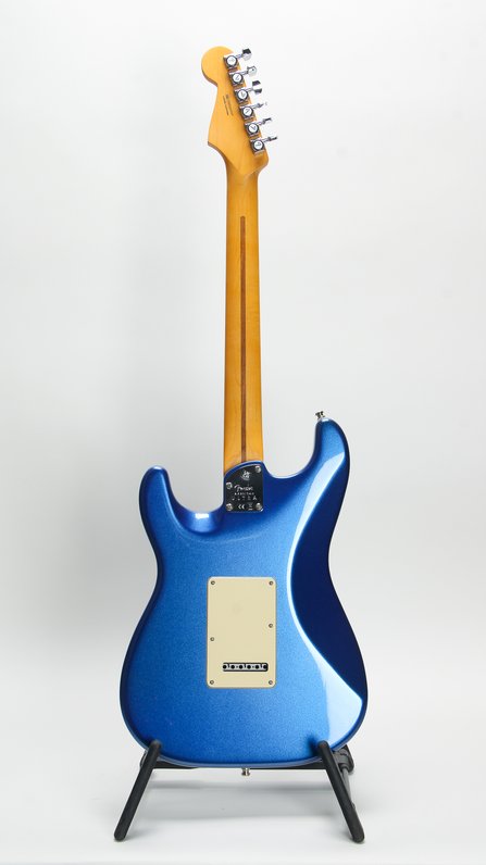 Fender American Ultra Stratocaster HSS Cobra Blue (2021) #2