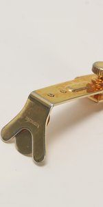 Richelieu Pick Holder (gold, unengraved)