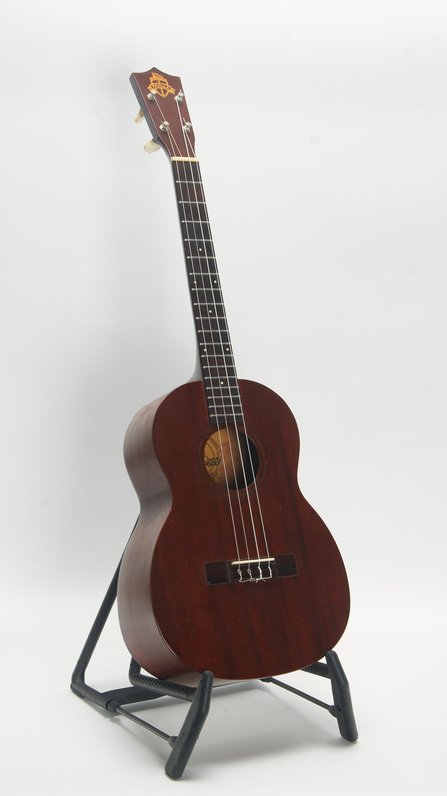 Favilla B-2 Baritone Ukulele #3