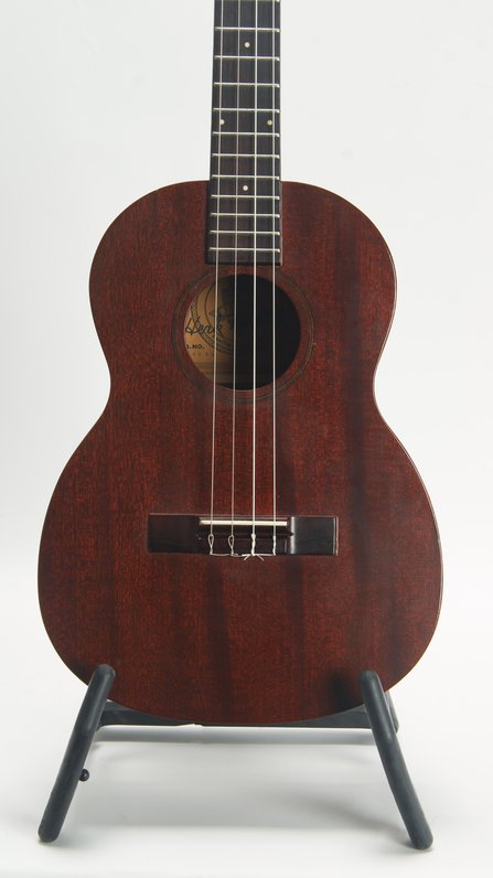 Favilla B-2 Baritone Ukulele #7