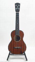 Romero The Replica Mahogany Tenor (SKU: 31413) 31413