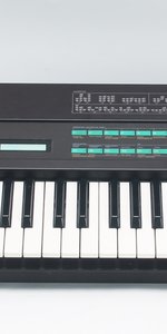 Yamaha DX-7 (1983)